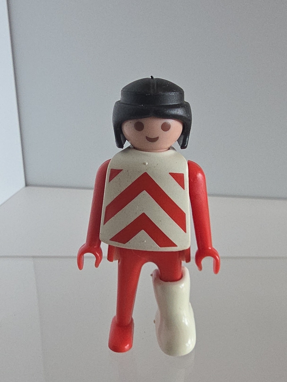 Vintage 1974 Playmobil Geobra Klicky Red 3" Figure With Vest & Cast Accessories